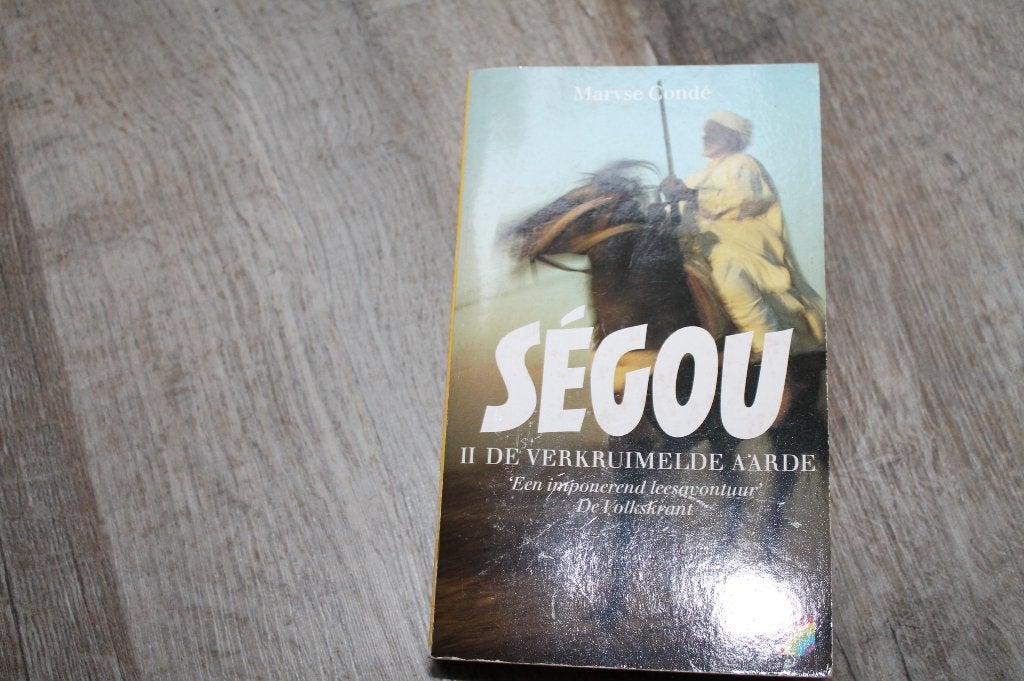 Ségou- De verkruimelde aarde  - Maryse Conde, Boeken, Maryse Conde, Wereld overig, Ophalen of Verzenden, Zo goed als nieuw