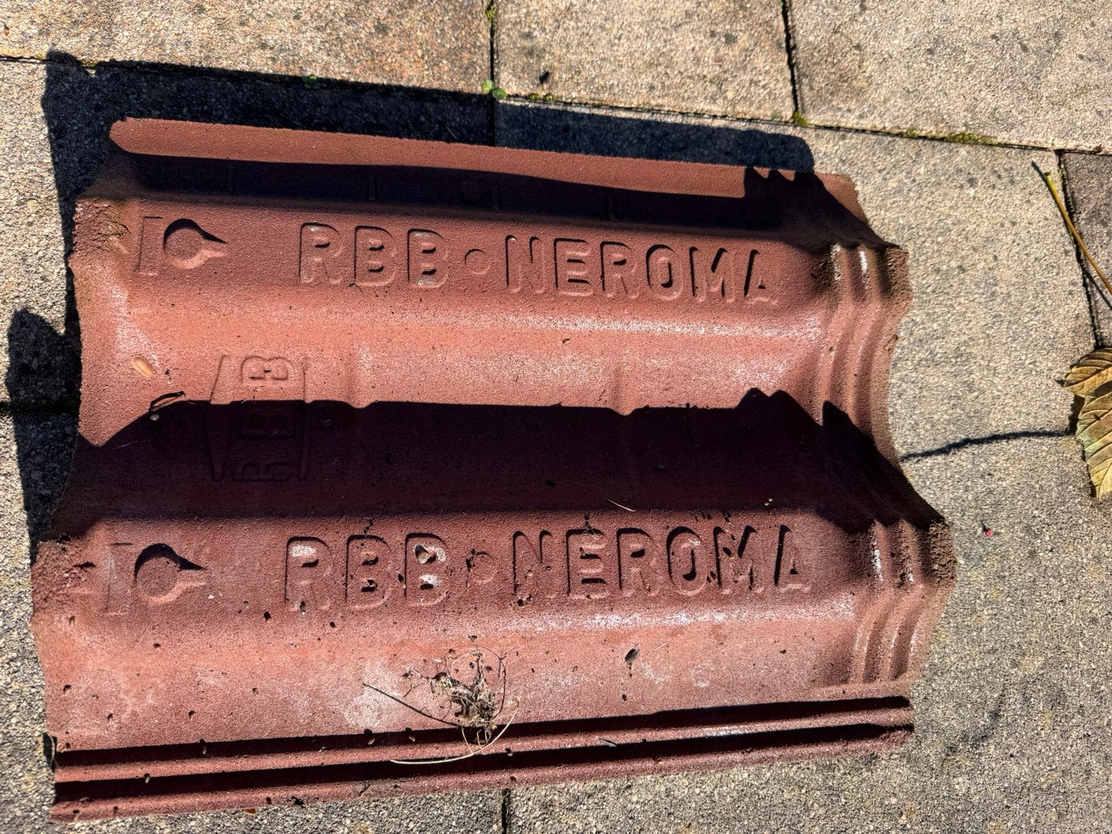 GEZOCHT RBB Neroma chaperonpan (90gr) voor lessenaarsdak, Doe-het-zelf en Verbouw, Ophalen, Minder dan 5 m², Dakpannen