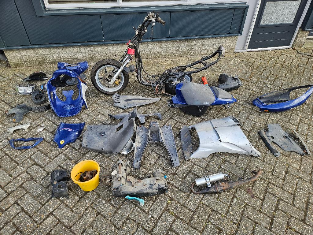 Aprilia SR www stealth SR50 onderdelen AC 1997 1998  2001, Aprilia, SR, Gebruikt, Ophalen of Verzenden
