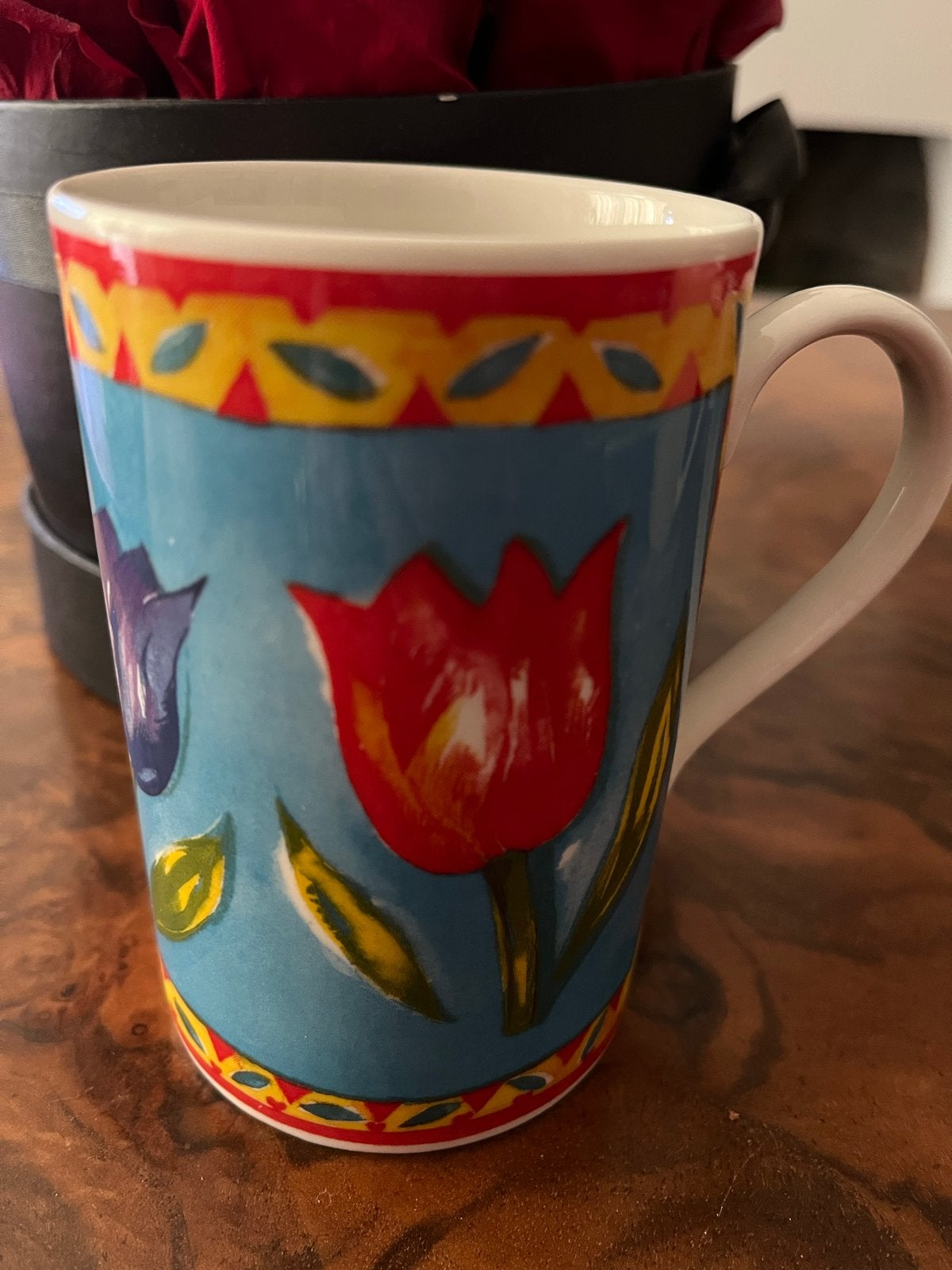 Dunoon Tulips beker - Stoneware - Made in Scotland, Keramiek, Ophalen of Verzenden, Zo goed als nieuw, Overige stijlen