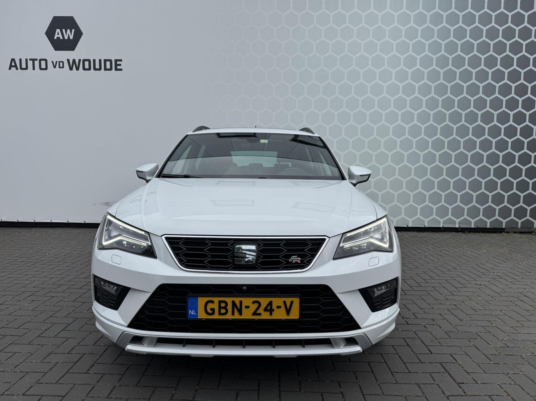 Seat Ateca 2.0 TSI FR 4DRIVE Panoramadak 360 Camera Carplay, Auto's, Seat, Automaat, Gebruikt, Ateca, Wit