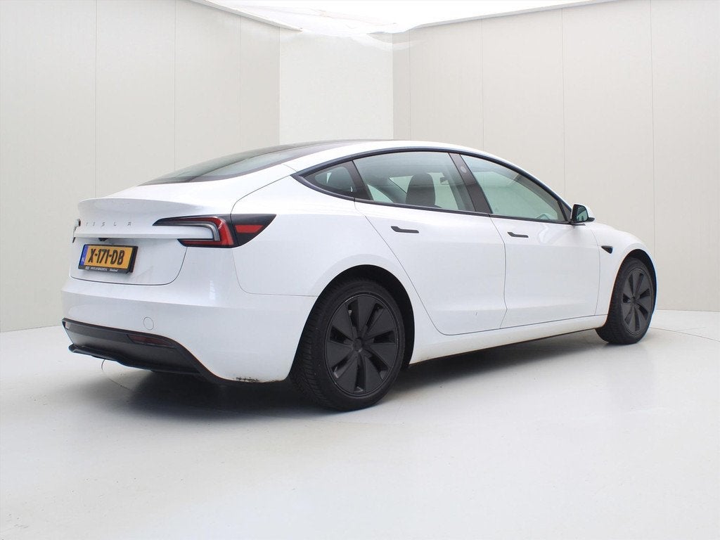 Tesla Model 3 Standard RWD Plus Highland 97% SoH [ HW4+LFP-A, Automaat, Gebruikt, Zwart, 1736 kg