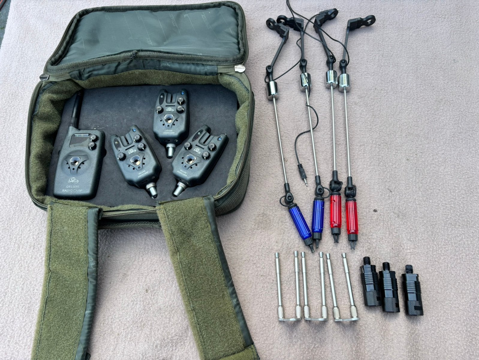 B carp 3+1 beetmelderset incl snag ears, hangers, quik link, Watersport en Boten, Hengelsport | Karpervissen, Ophalen of Verzenden