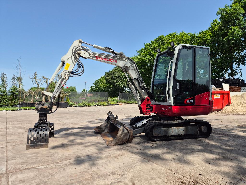 Takeuchi TB230  (sloop- sorteerfunctie), Ophalen, Graafmachine