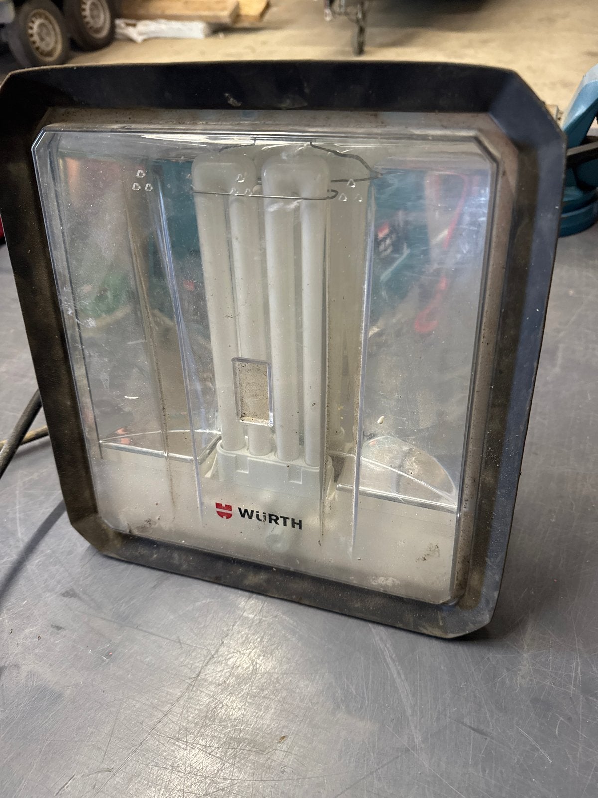 Wurth Werklamp met 2x 220V aansluitingen, Ophalen, Gebruikt, 200 tot 500 watt, Lamp met armatuur