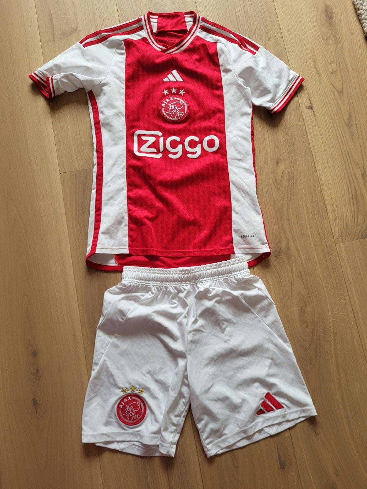 Ajaxpakje maat S, Maat S, Ophalen of Verzenden, Zo goed als nieuw, Shirt