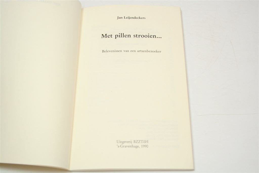 Farmaceutische Wereld — Ervaringen van een Artsenbezoeker, Ophalen of Verzenden, Gelezen