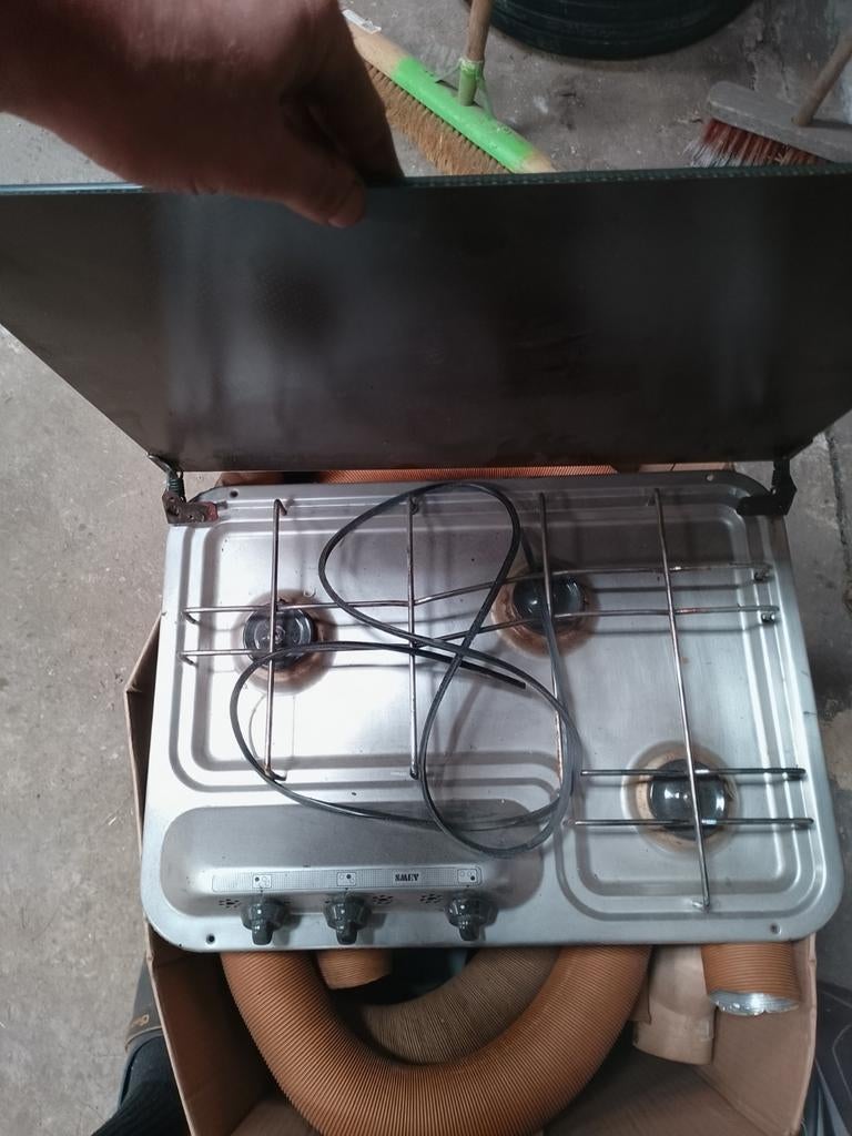 Gasstel 3 pitten met glasplaat aangeboden, Ophalen