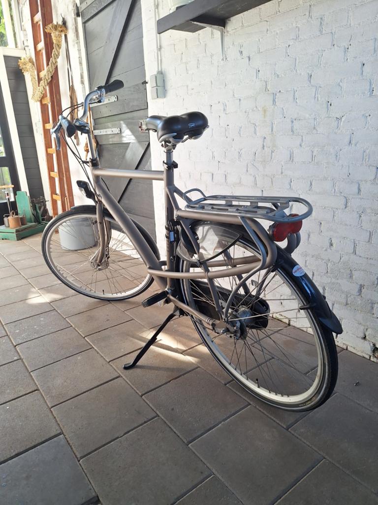 Batavus stadsfiets met versnellingen, Fietsen en Brommers, Fietsen | Dames | Damesfietsen, Ophalen, Gebruikt, Velgrem, Versnellingen