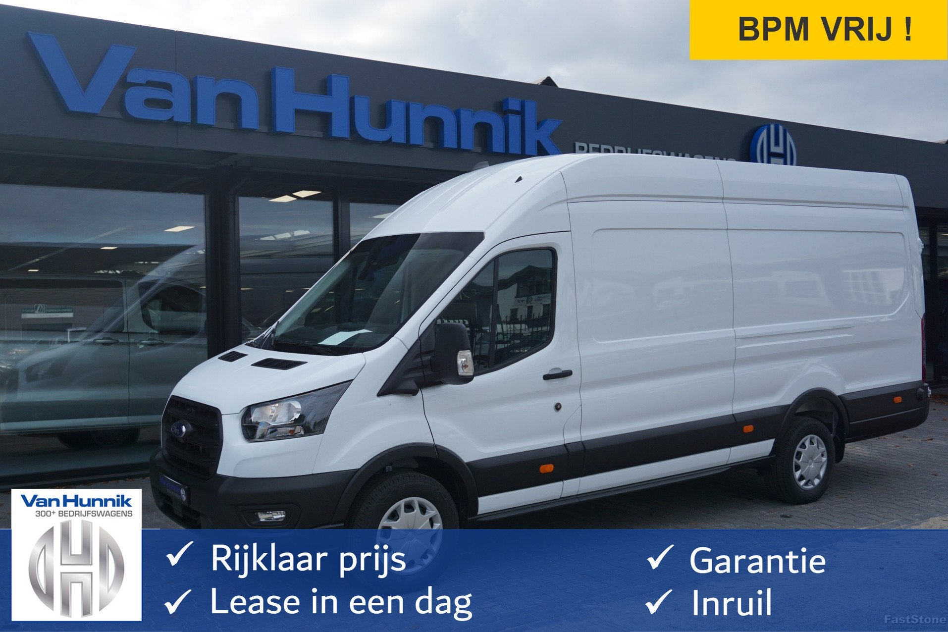 Ford Transit 350L 105PK L4H3 BPM VRIJ! Navi, 360 Camera, A, Auto's, Gebruikt, 4 cilinders, 2800 kg, Wit
