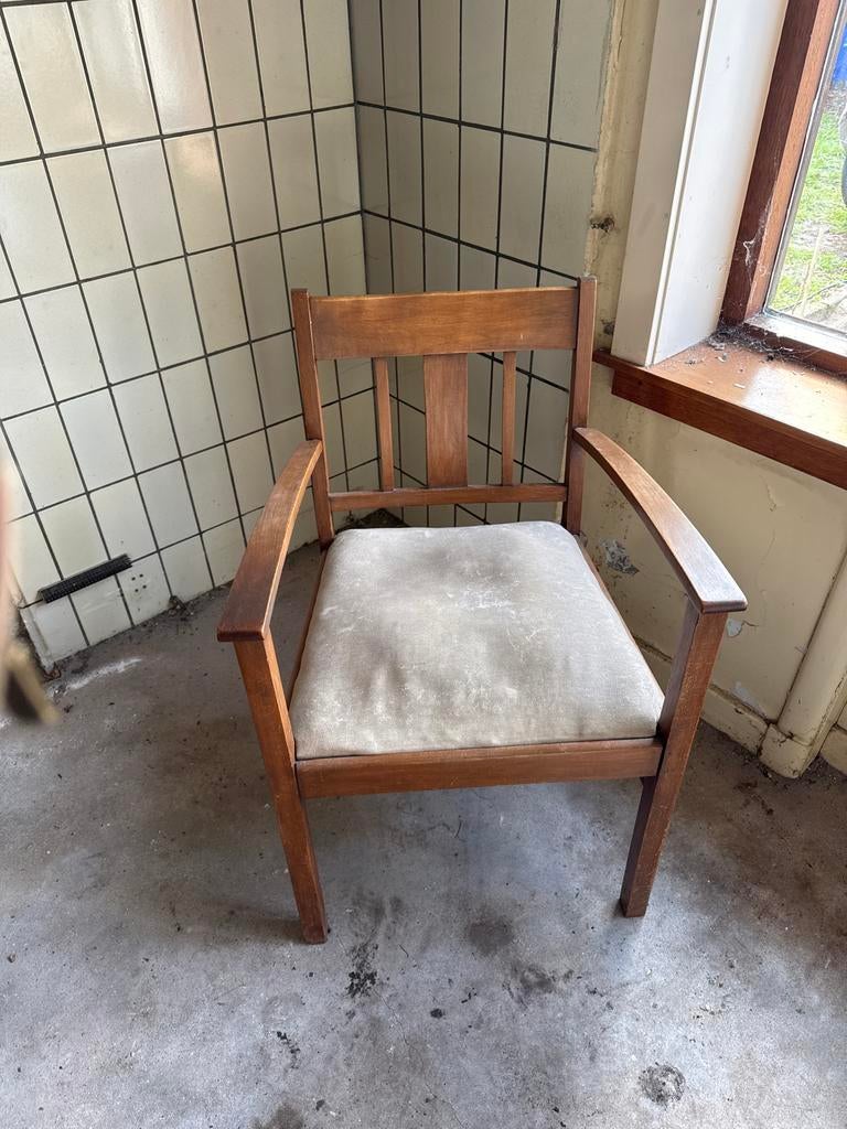 Houten fauteuil. Gratis, Ophalen, Gebruikt, 75 tot 100 cm, 50 tot 75 cm