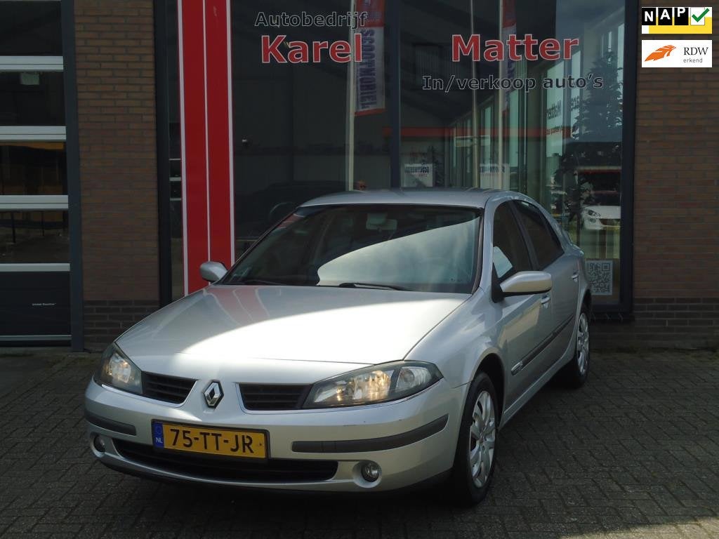 Renault Laguna 2.0-16V Business *NAVIGATIE* *CRUISE CONTROL*, Gebruikt, 4 cilinders, Verwarmde buitenspiegels, Origineel Nederlands