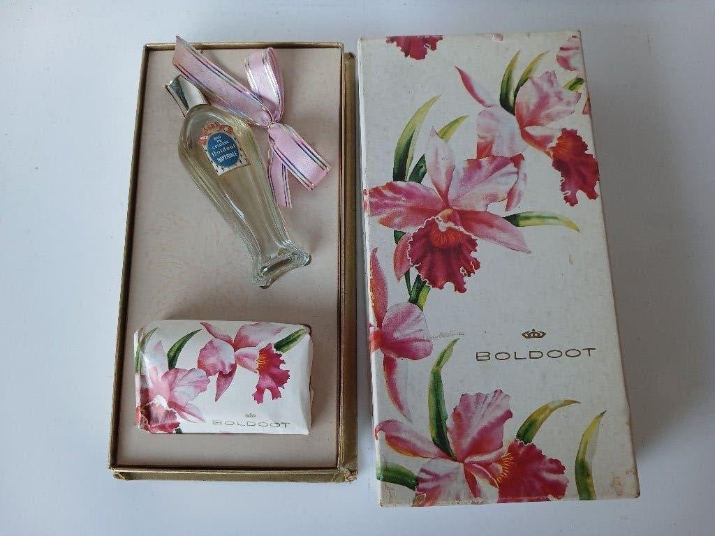 4 VINTAGE geschenkdozen Boldoot zeep en eau de cologne., Verzenden, Nieuw, Parfumfles, Gevuld