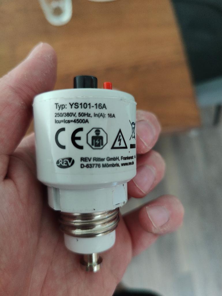 4x REV YS101-16A automatische zekeringen, Ophalen of Verzenden, Zo goed als nieuw, Overige typen