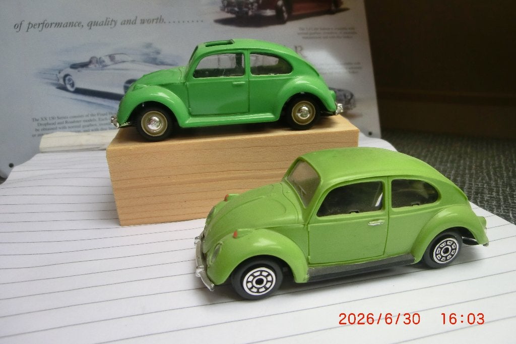 2x Norev VW Kever 1200 1:43, Ophalen of Verzenden, Zo goed als nieuw, Auto, Norev