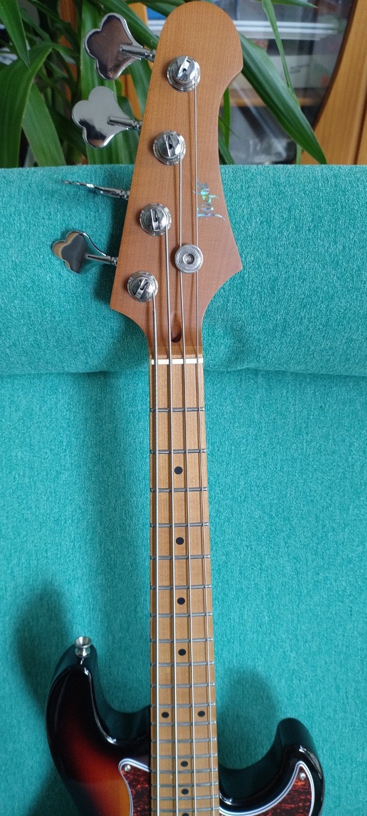 Foto 3 van Flight Jazz Bass - Zo goed als nieuw