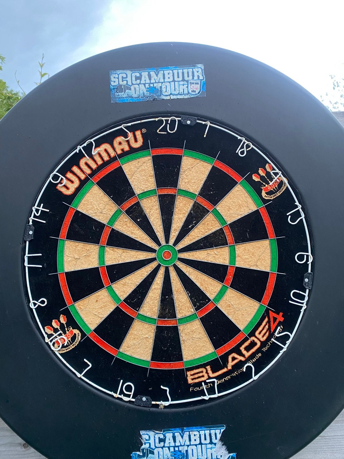 Winmau blade4 dartbord met surround, Ophalen of Verzenden, Gebruikt, Dartbord