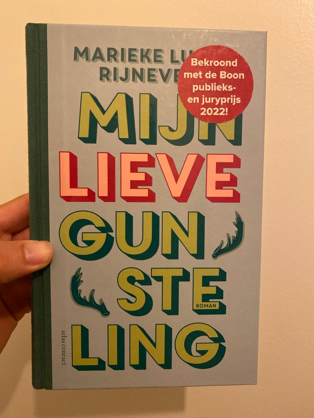 Mijn lieve gunsteling - Marieke Lucas Rijneveld, Ophalen of Verzenden, Zo goed als nieuw, Nederland
