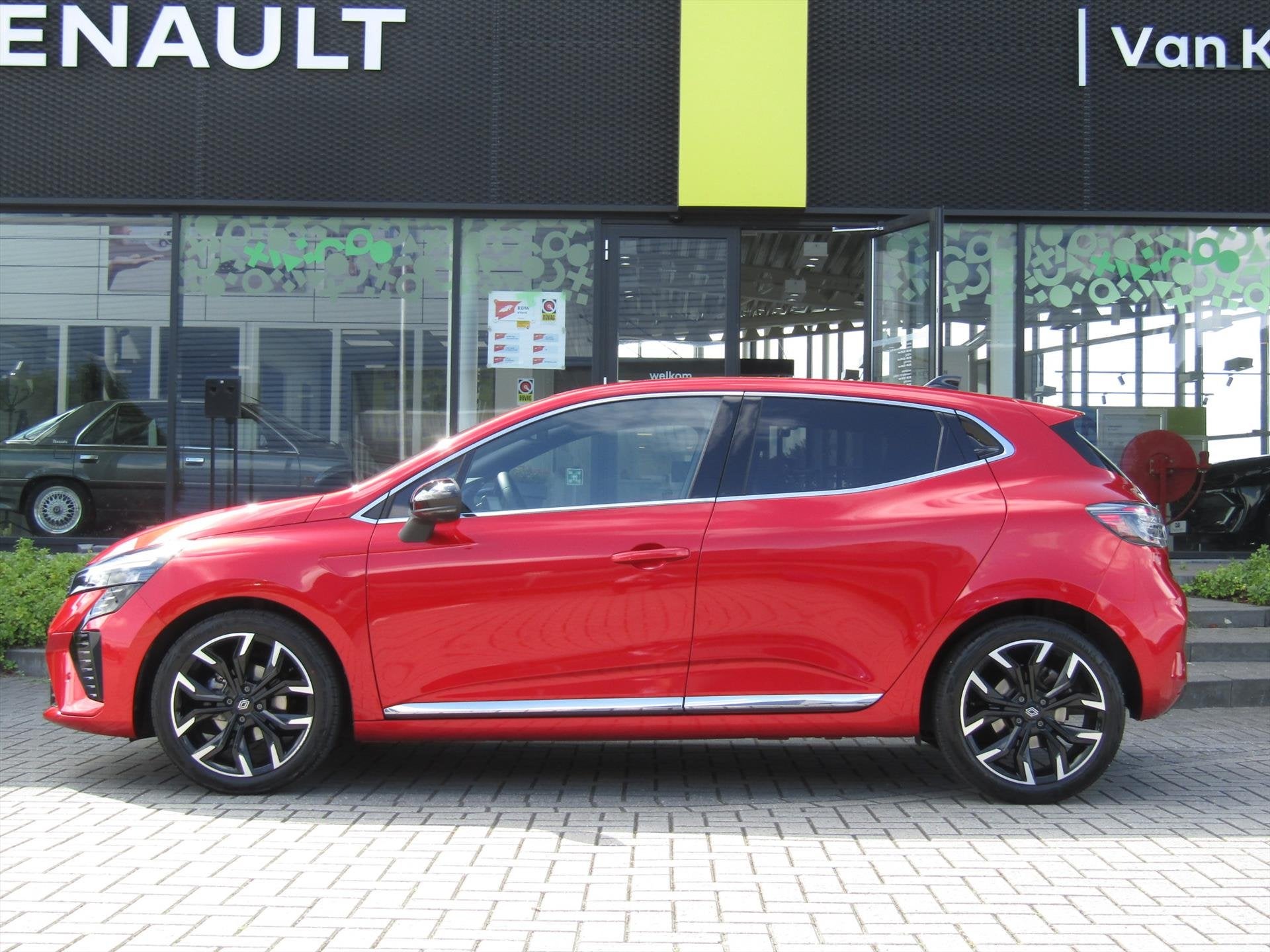 Renault Clio Techno Premium / Navigatie / 360 Camera / Adapt, Gebruikt, Leder en Stof, Origineel Nederlands, 19 km/l
