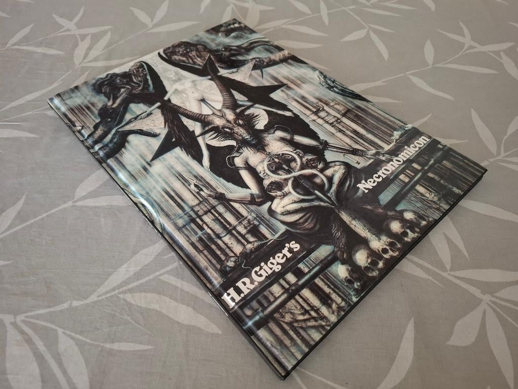 H.R.GIGER'S NECRONOMICON 1 (Hardcover), Boeken, Ophalen of Verzenden, Zo goed als nieuw, H.R. Giger, Schilder- en Tekenkunst