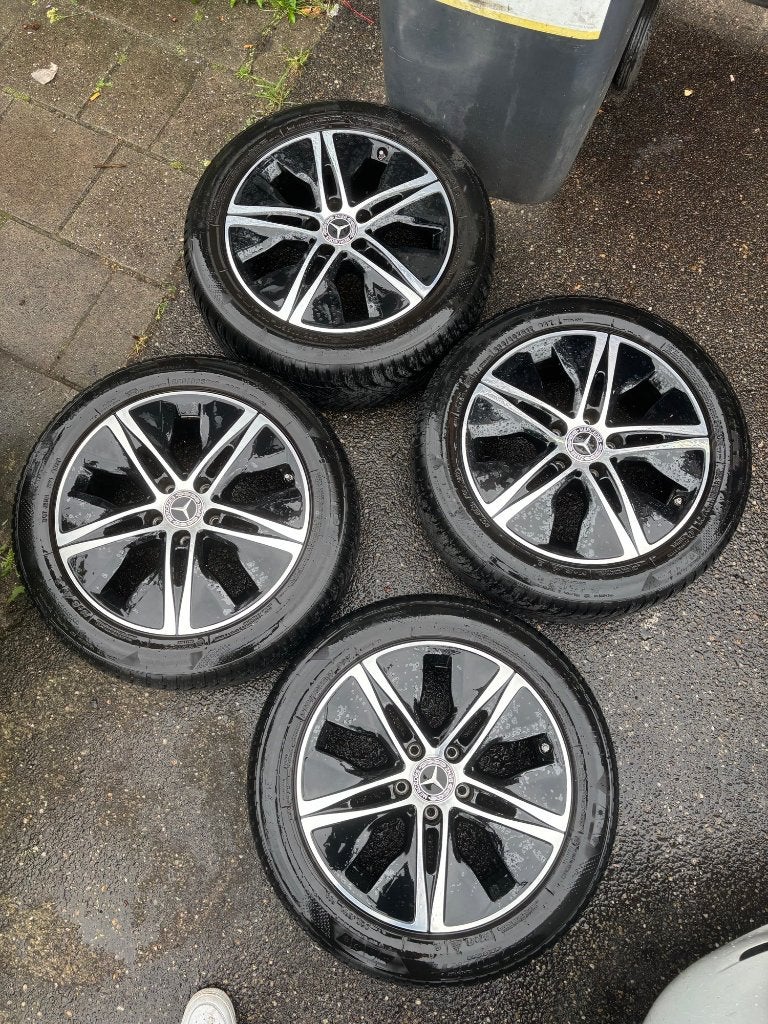 4x Mercedes 17 inch velgen + banden, Auto-onderdelen, Ophalen, Banden en Velgen, 17 inch, Zomerbanden