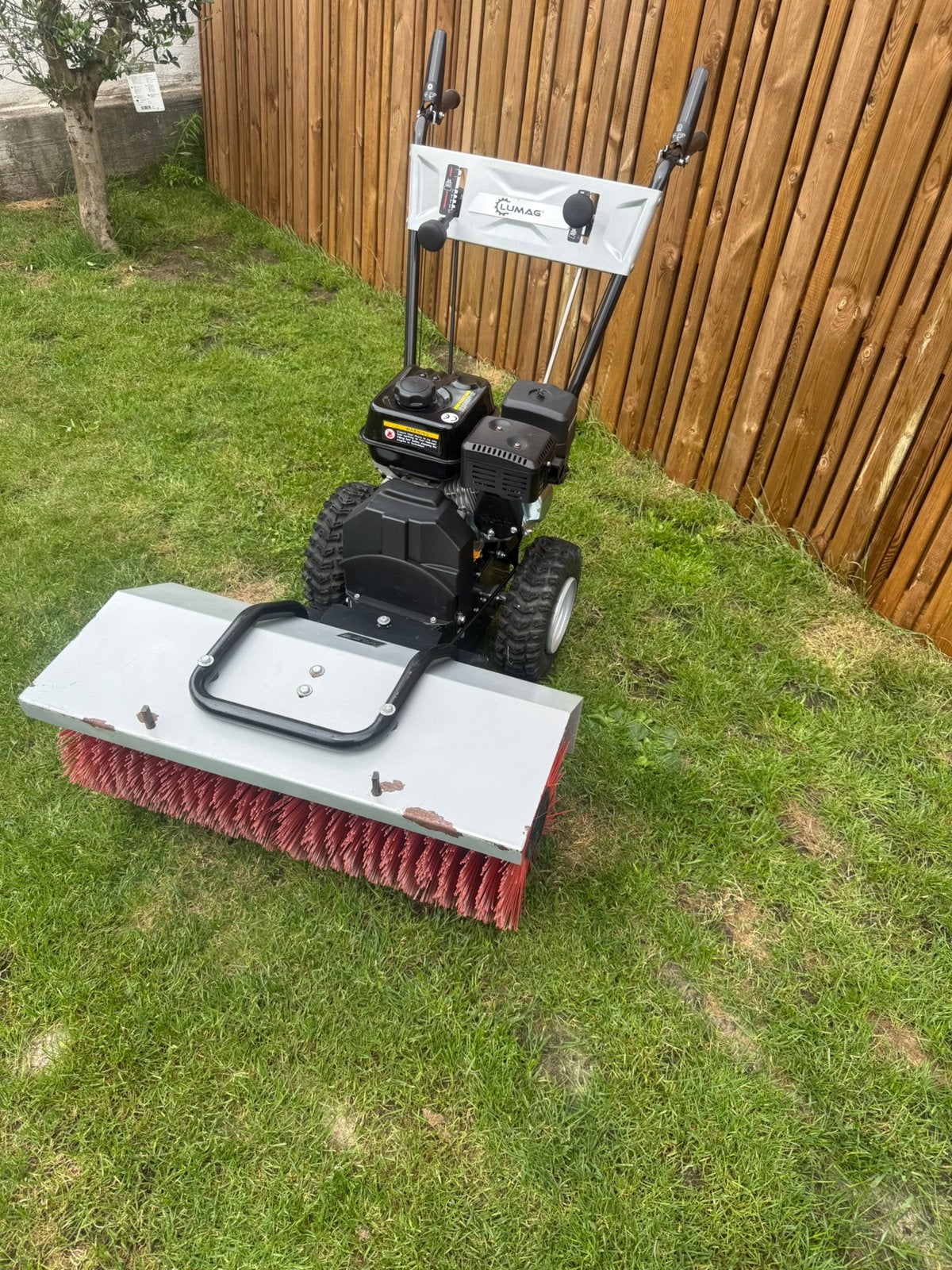 Lumag KM800 veegmachine, Ophalen of Verzenden, Zo goed als nieuw, Lumag