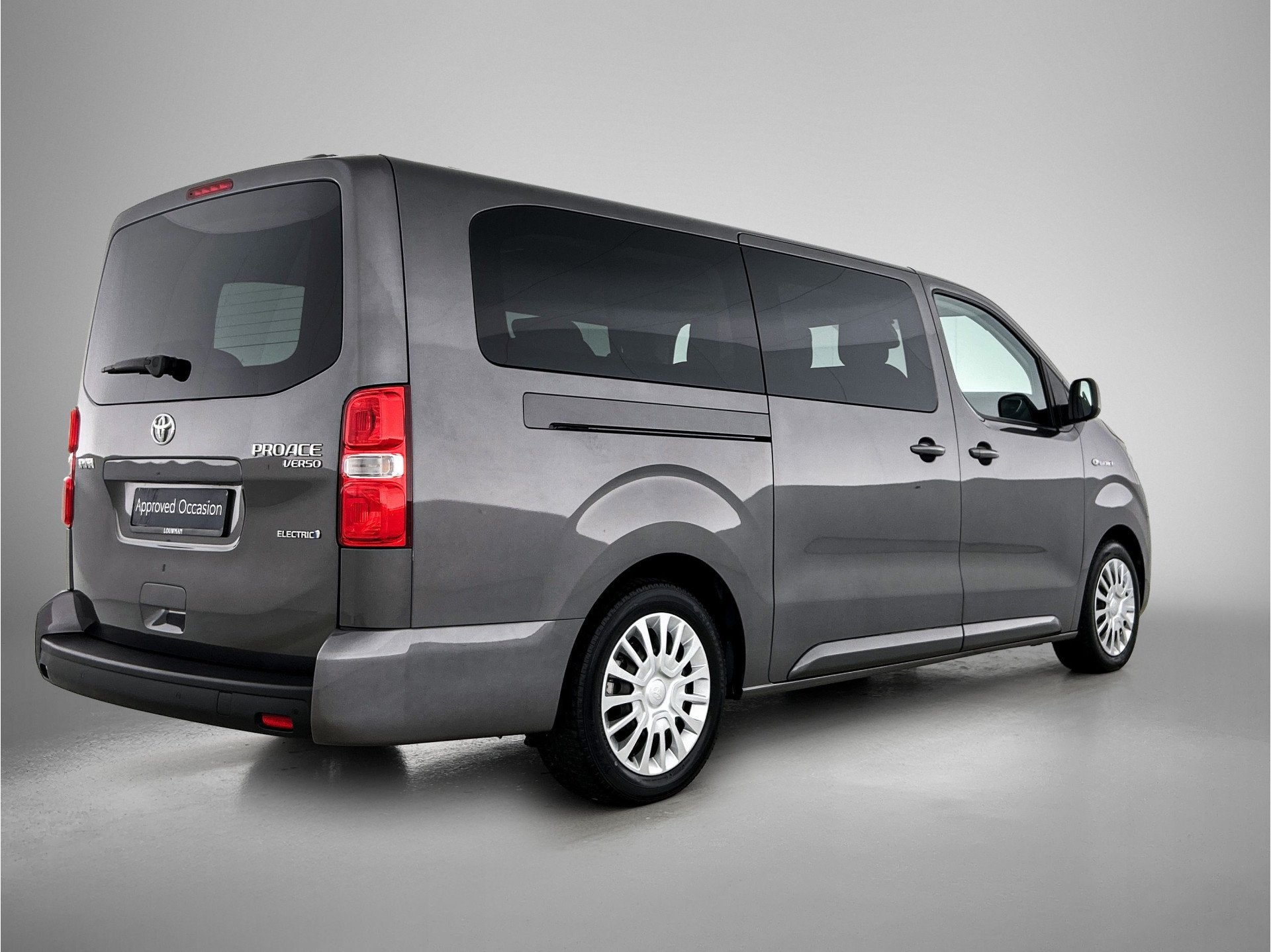 Toyota PROACE Electric Shuttle Long Extra Range Cool 75 kWh, Auto's, Gebruikt, Zwart, Overige carrosserieën, Origineel Nederlands
