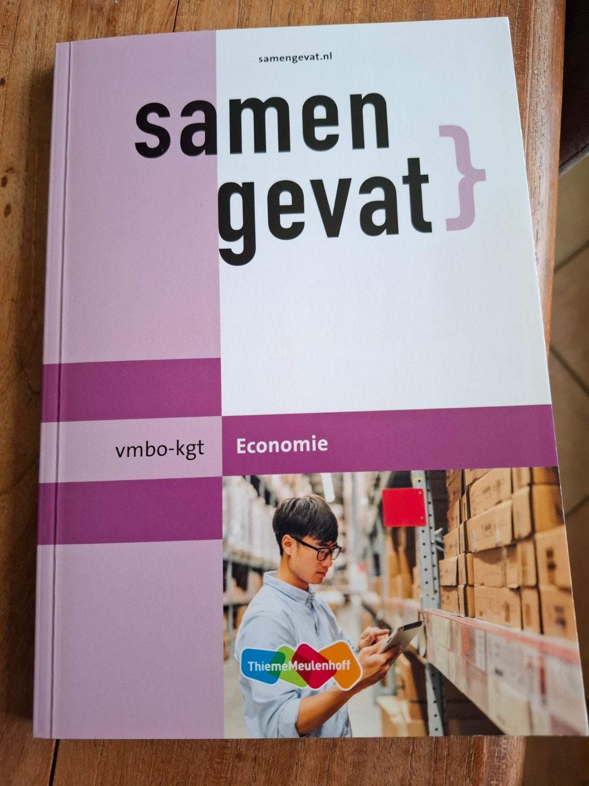 Samengevat vmbo-kgt Economie, Ophalen, Zo goed als nieuw, VMBO, Economie