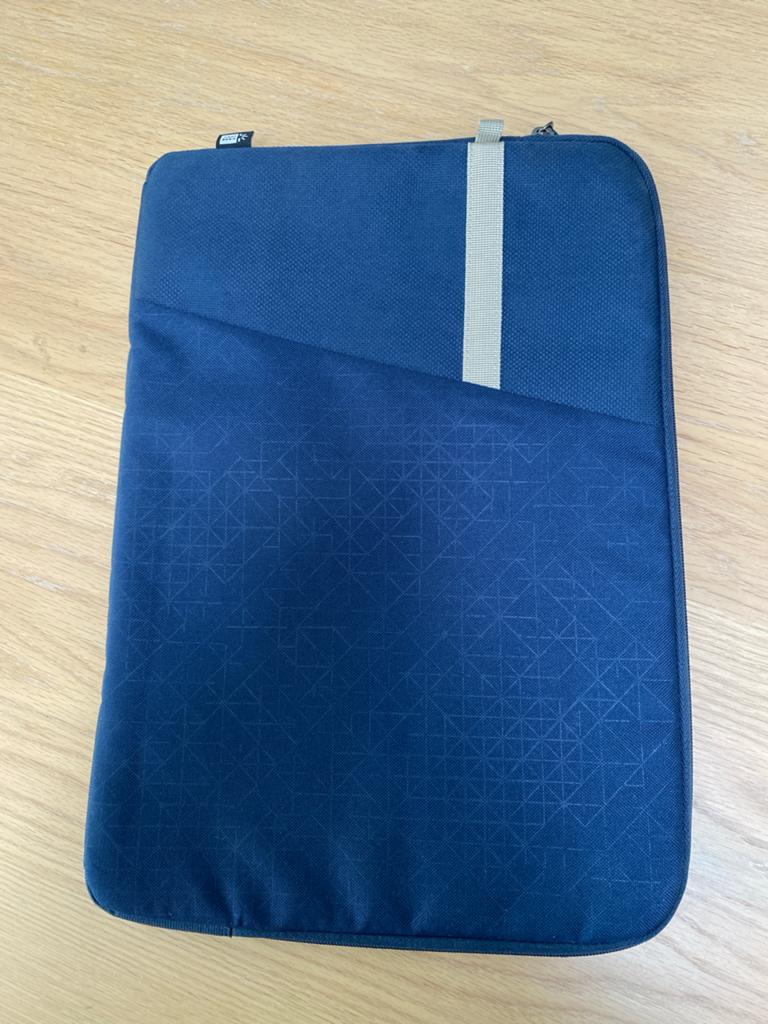 Case Logic Ibira Laptopsleeve 15-15.6 inch - Donkerblauw, Computers en Software, Laptoptassen, Gevoerd laptopvak, 15 inch, Ophalen of Verzenden