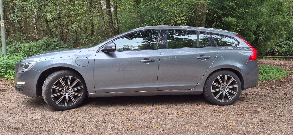 Volvo V60 D5 Twin Engine 231pk Geartronic AWD Plug In Hybrid, Automaat, Dealer onderhouden, 1800 kg, Vierwielaandrijving