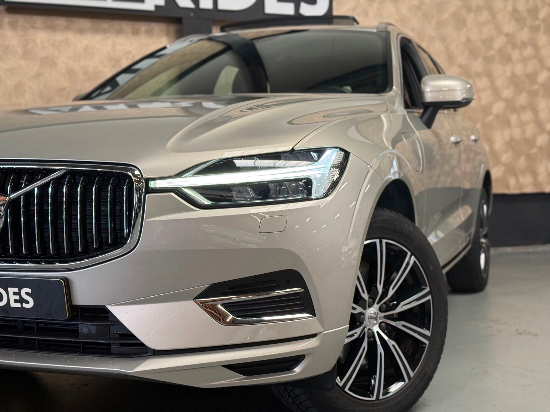 Volvo XC60 2.0 Recharge T6 AWD Business Pro | Pano | Carplay, Automaat, Dealer onderhouden, Gebruikt, Euro 6