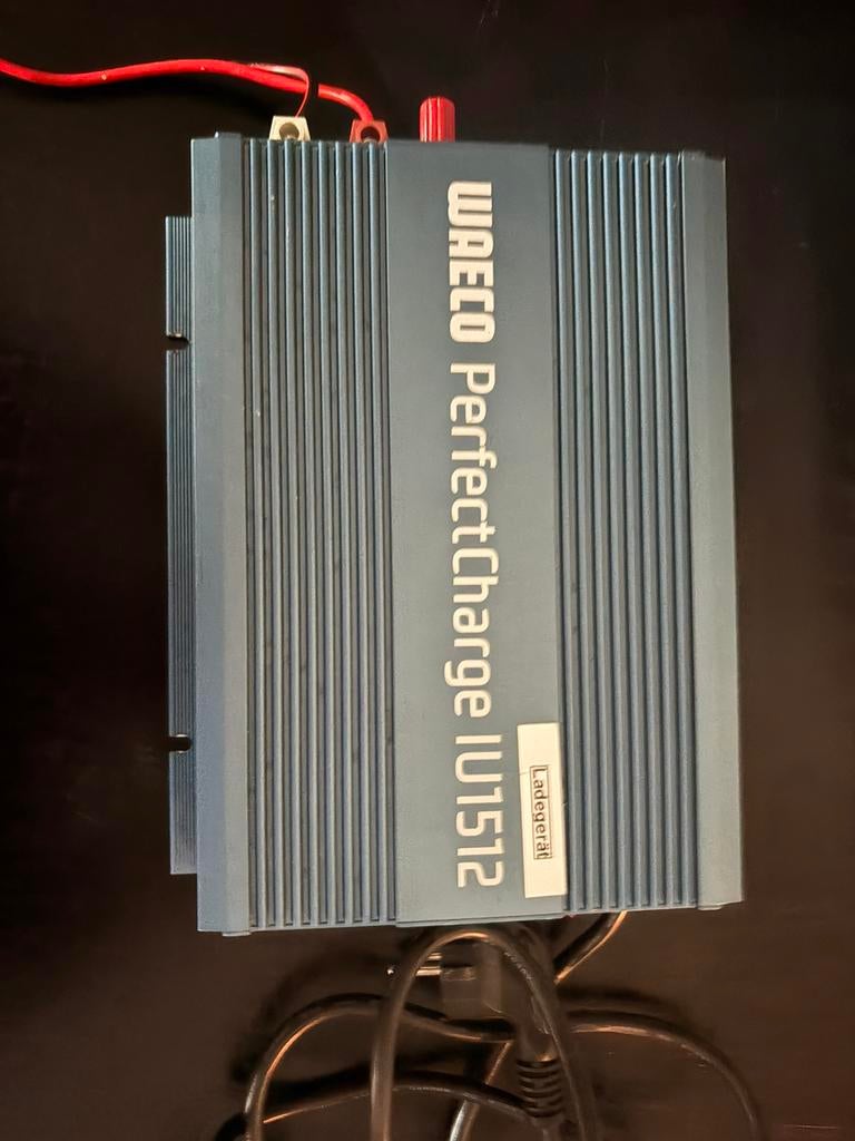 WAECO Omvormer SinePower SP700 & PerfectCharge IU1512, Ophalen of Verzenden, Gebruikt, Overige automerken