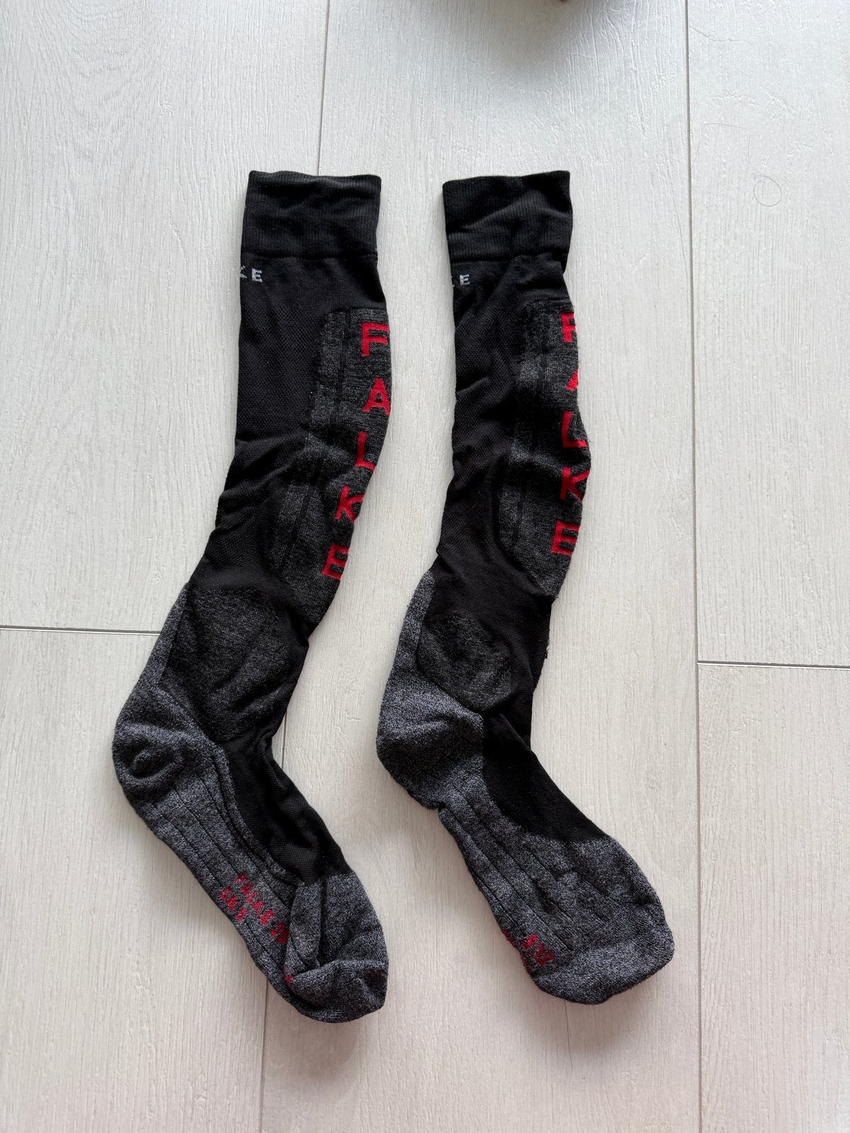 Falke SK5 skisokken dames, maat 39/40, Kleding | Dames, Wintersportkleding, Ophalen of Verzenden, Zo goed als nieuw, Maat 38/40 (M)