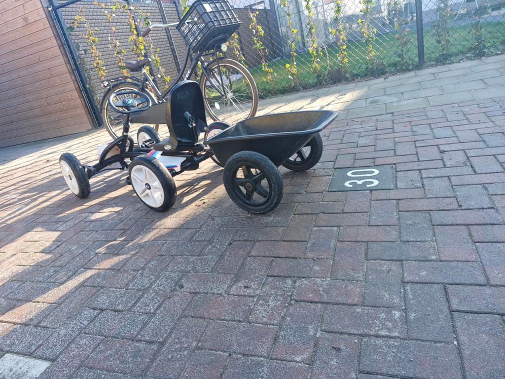Bmw skelter met aanhanger compleet!, Kinderen en Baby's, Speelgoed | Buiten | Skelters, Zo goed als nieuw, Berg, Ophalen