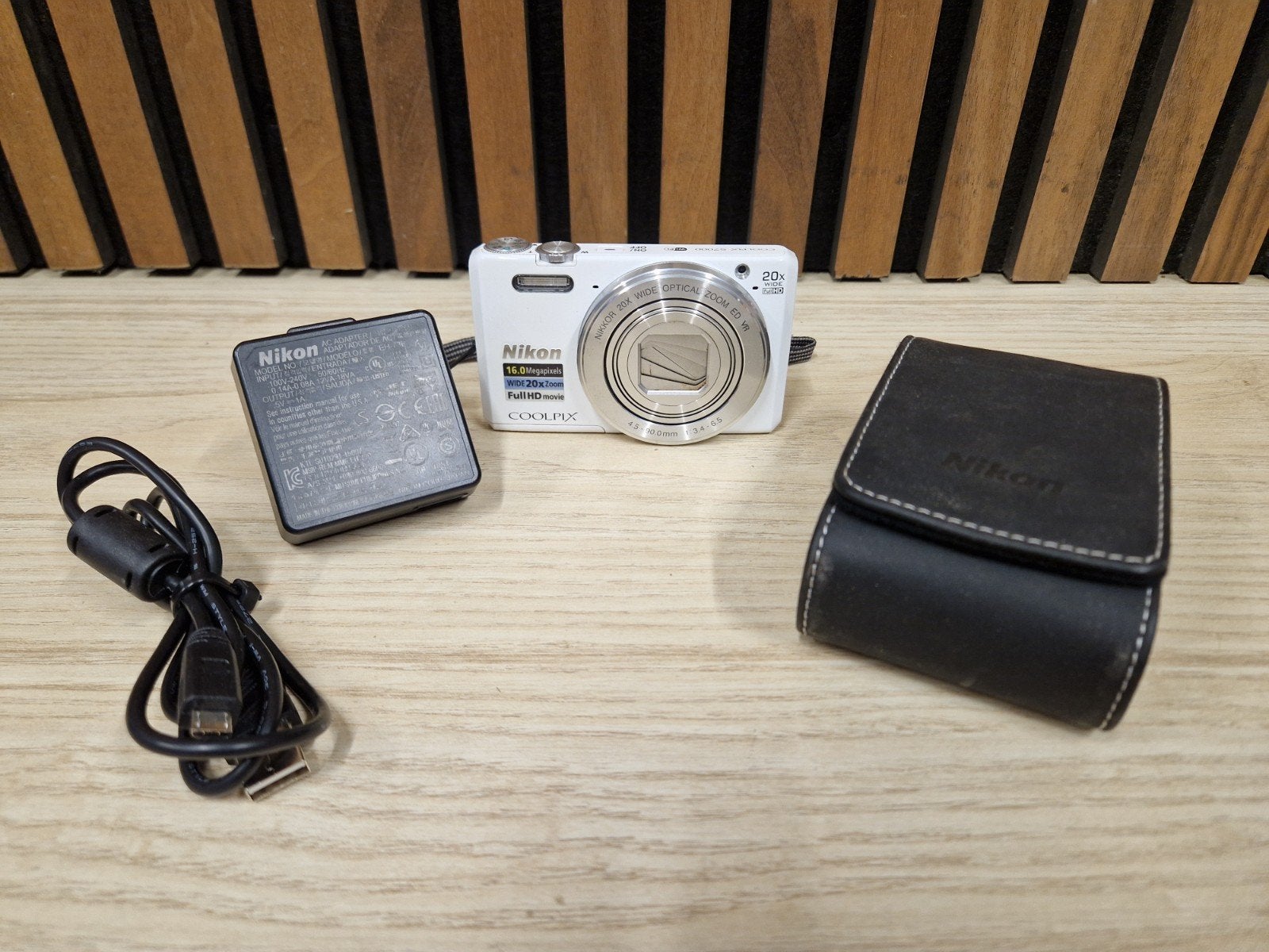 Nikon Coolpix S7000 digitale compactcamera, Ophalen, Ingebouwde flitser, 16 megapixels, Zo goed als nieuw