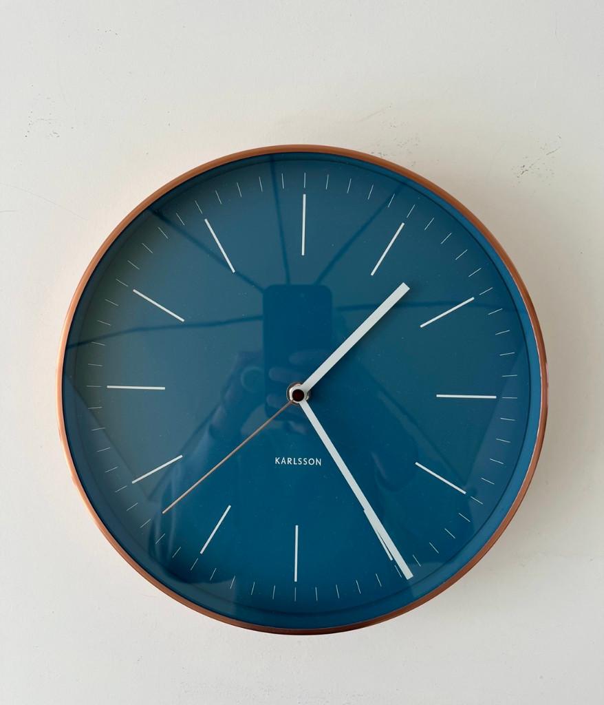 Wandklok Karlsson. Kleur blauw met koper., Ophalen, Gebruikt, Analoog, Wandklok