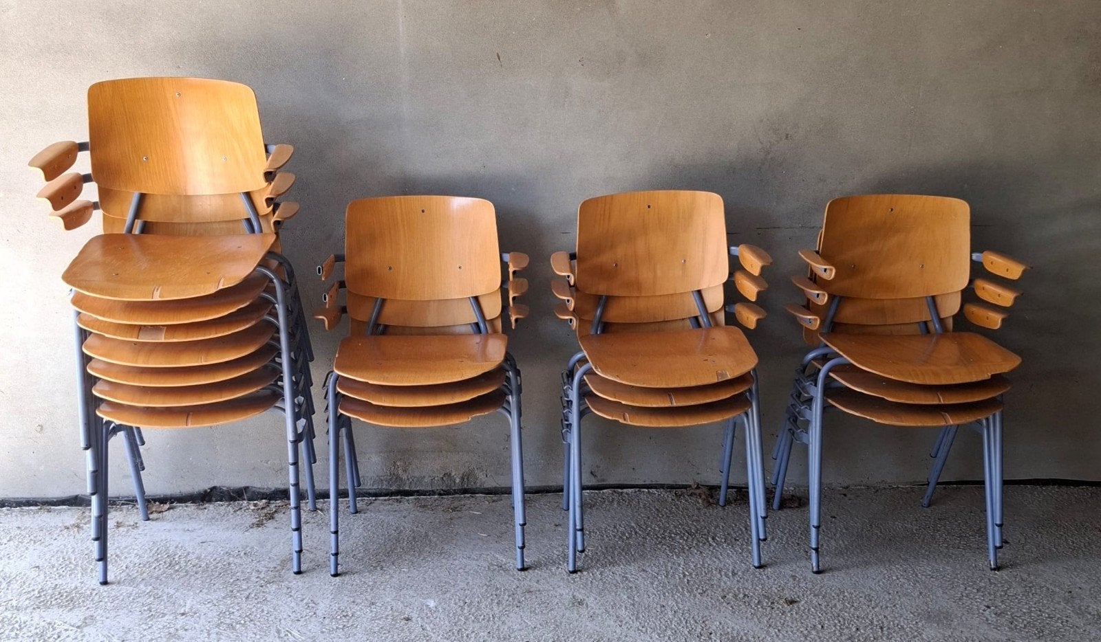 16 x Kho Liang schoolstoelen Vintage stoelen 5 euro per stuk, Ophalen of Verzenden, Zo goed als nieuw, Vijf, Zes of meer stoelen