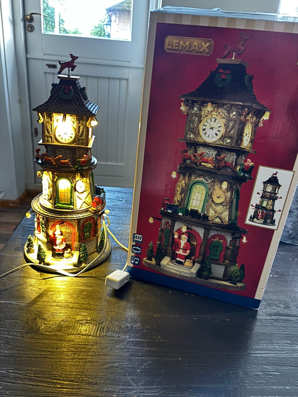 Lemax Christmas Clock tower incl adapter en doos, Diversen, Ophalen of Verzenden, Zo goed als nieuw
