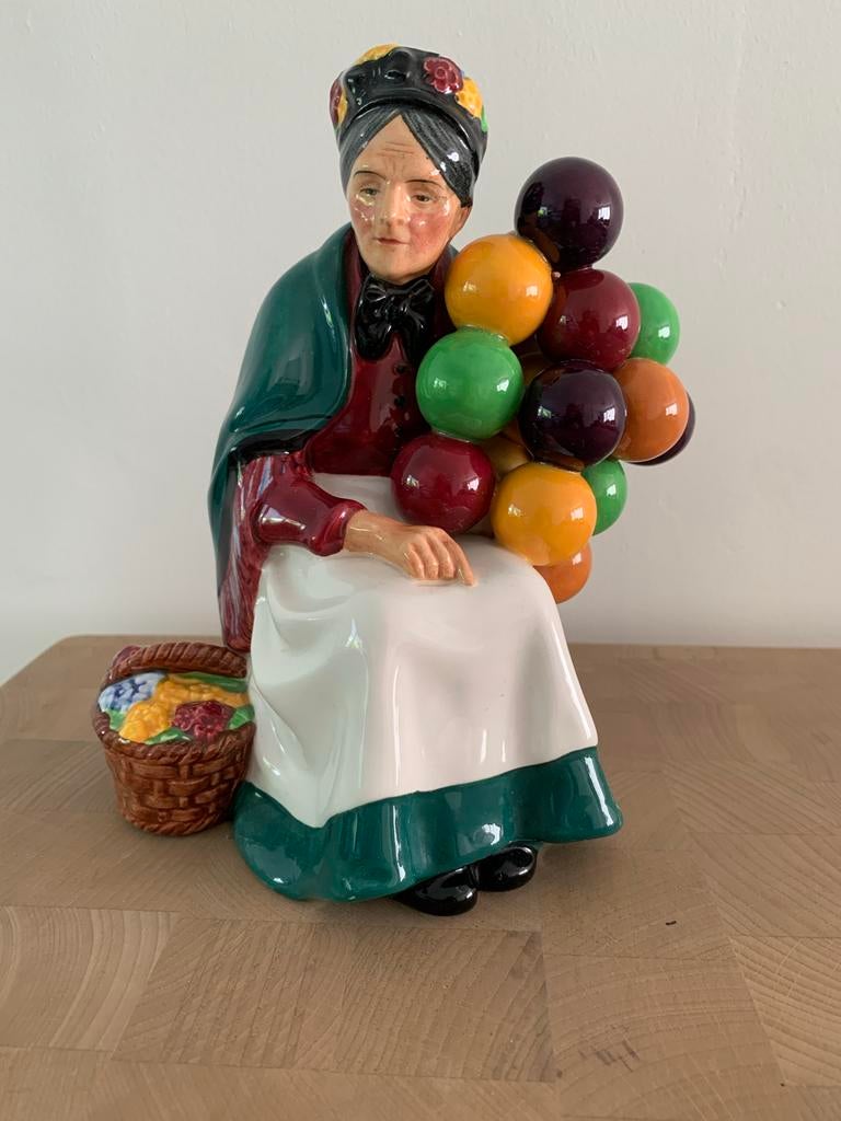 Royal Doulton The Old Balloon Seller HN 1315 beeldje, Ophalen, Zo goed als nieuw, Mens