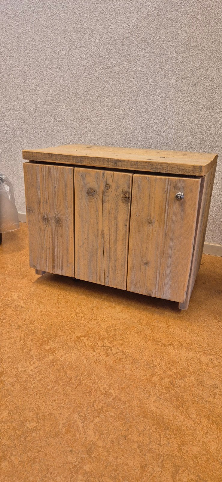 Steigerhouten kastje