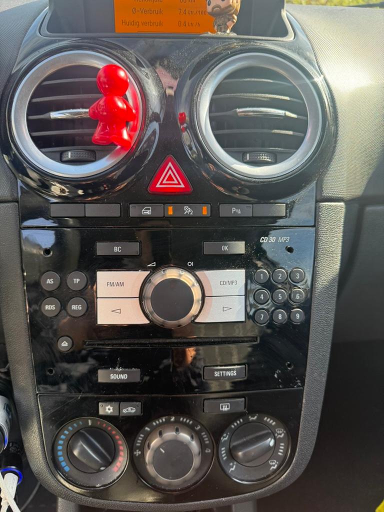 Opel Corsa 1.2 16V 3D 2007 Zwart, Auto's, Voorwielaandrijving, 450 kg, 1229 cc, Zwart