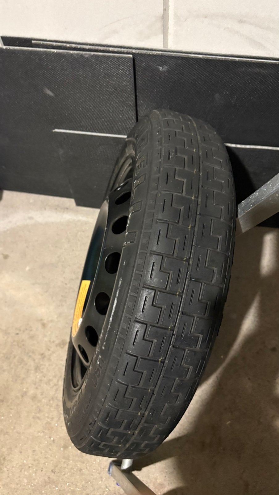 Thuiskomer 15 inch T125/80 R15 – €50, Ophalen of Verzenden, Zo goed als nieuw