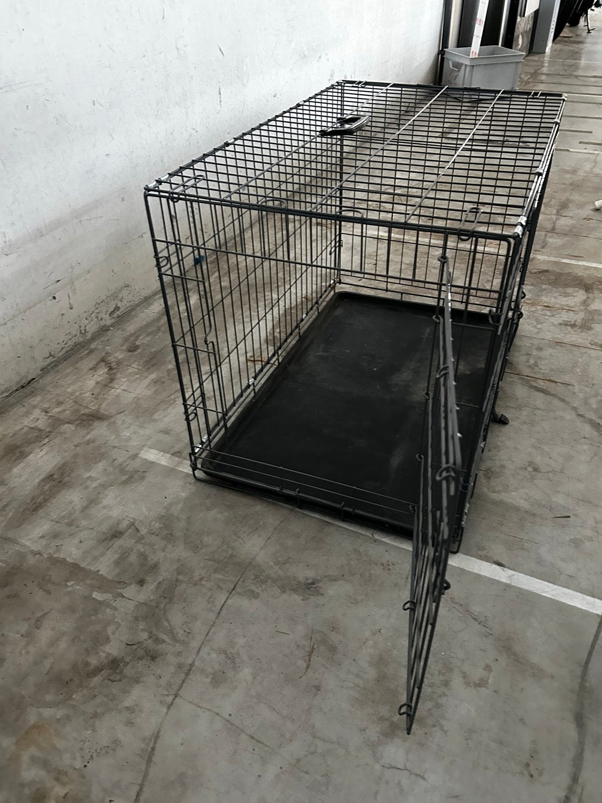 Zwarte bench voor hond of kat. 80x60x60, Ophalen, Zo goed als nieuw