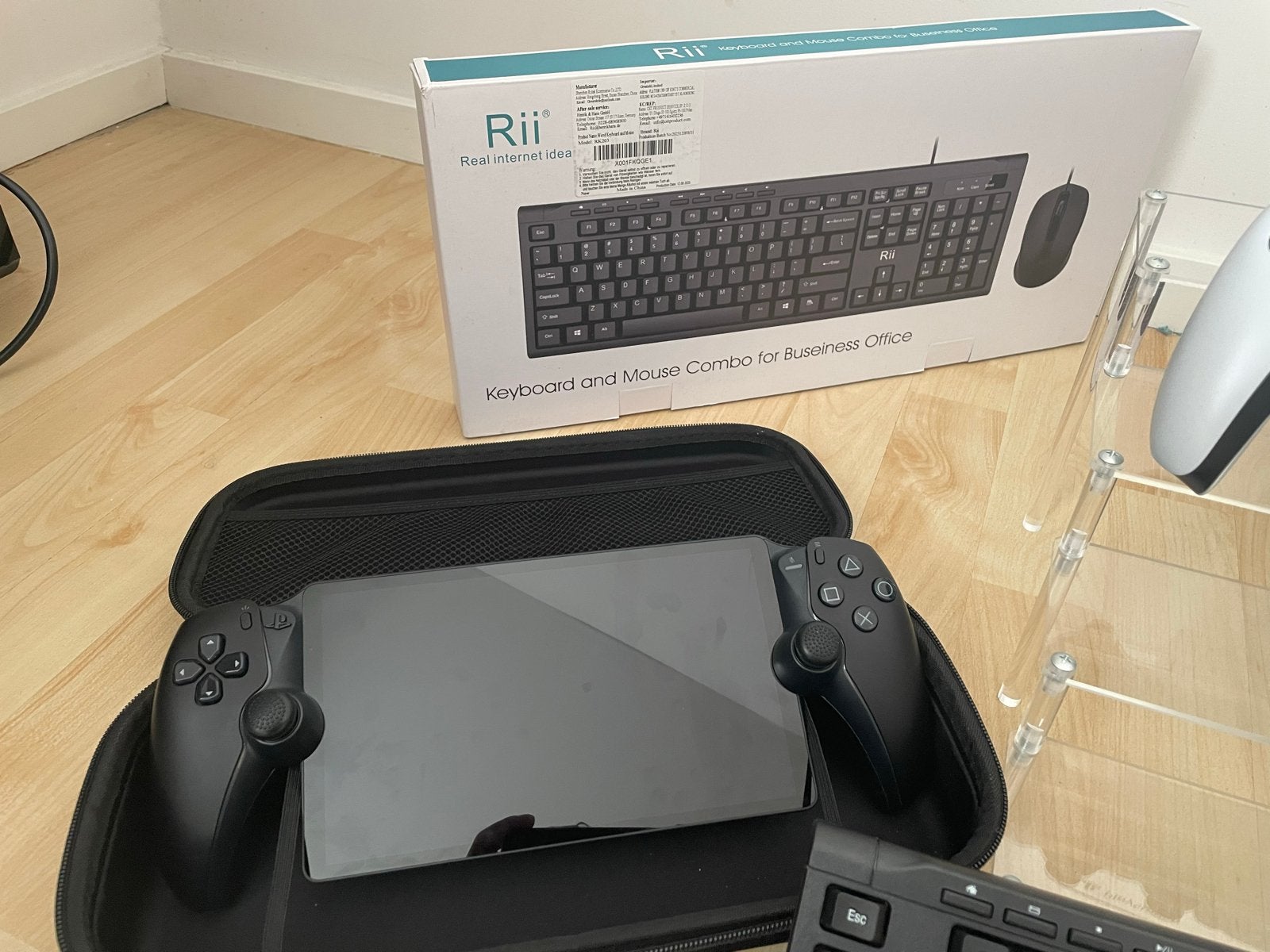 Foto 6 van PS5 Disc Edition + PS Portal — GTA 6 Remote Setup