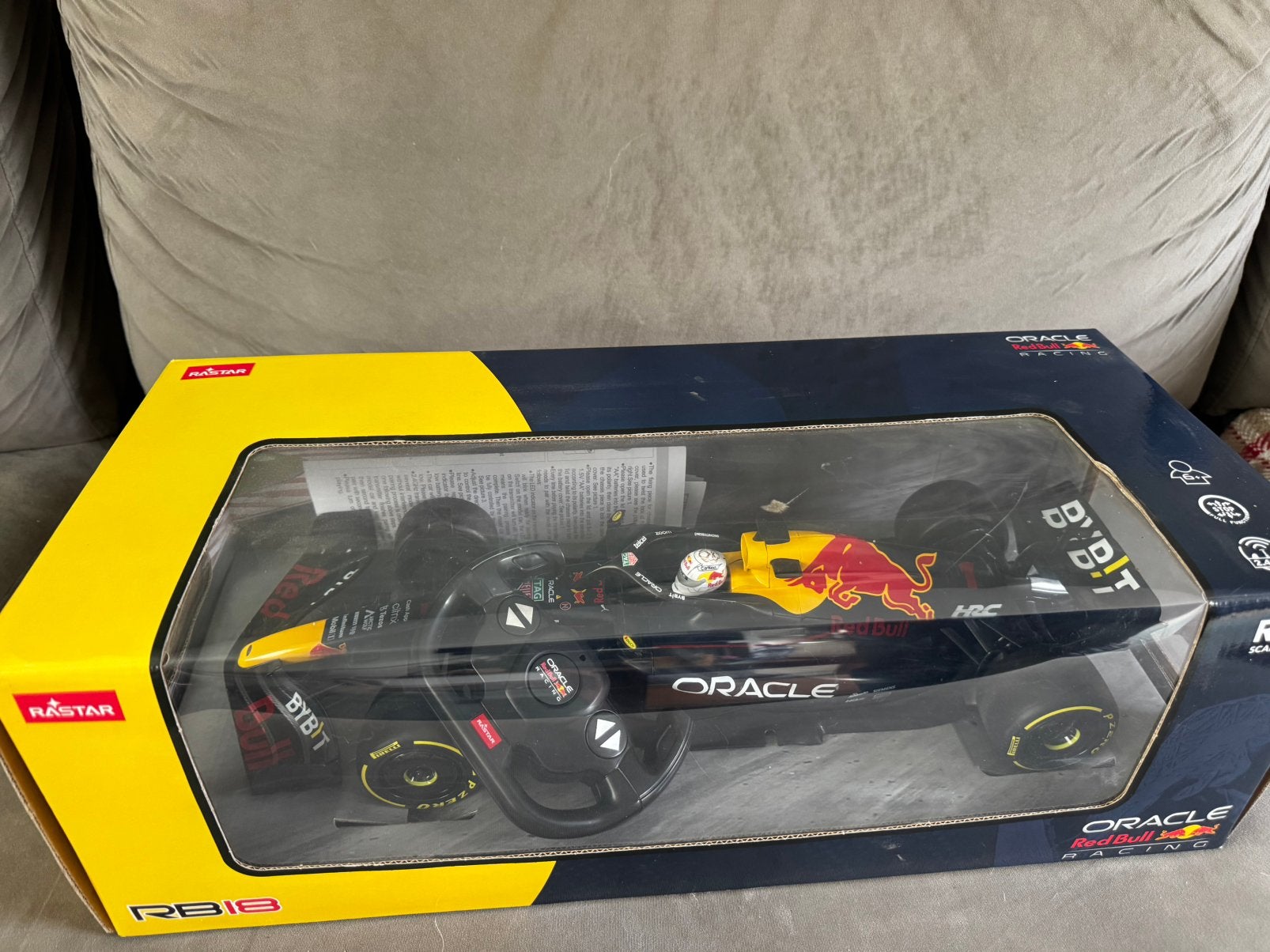 Redbull racing max verstappen op afstand bestuurbare auto, Verzamelen, Ophalen of Verzenden, Zo goed als nieuw, Formule 1