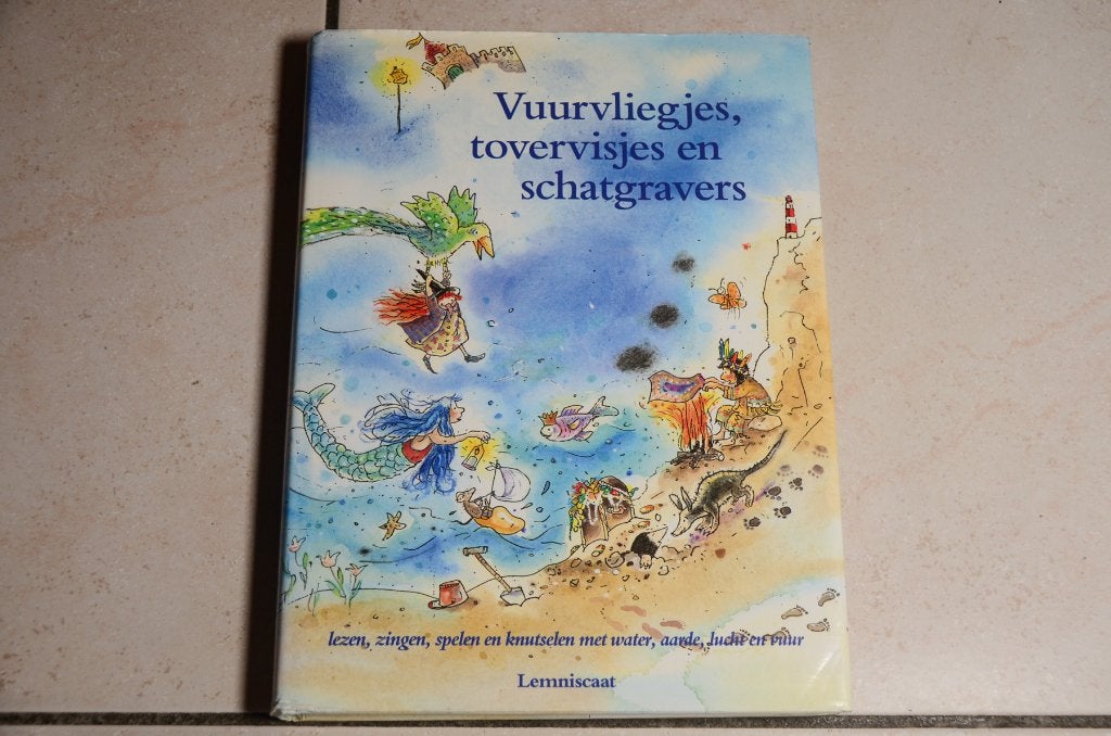 Vuurvliegjes, tovervisjes en schatgravers, Ophalen of Verzenden, Zo goed als nieuw, Sprookjes, Voorleesboek
