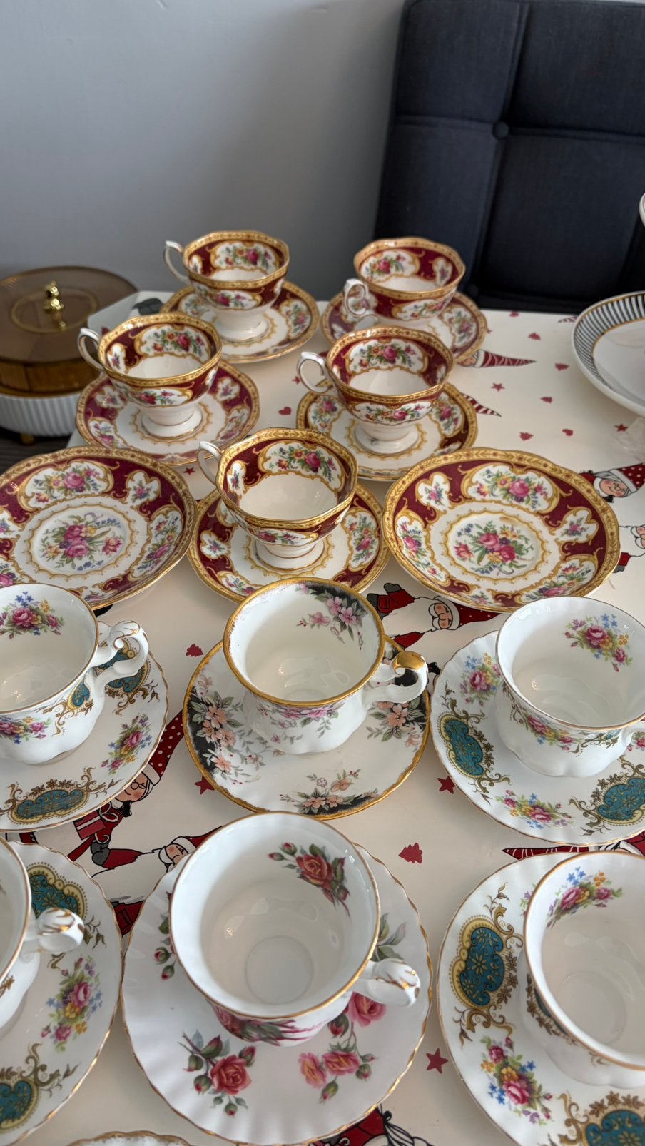 Royal albert, Huis en Inrichting, Keuken | Servies, Ophalen of Verzenden, Zo goed als nieuw, Overige stijlen, Kop(pen) en/of Schotel(s)