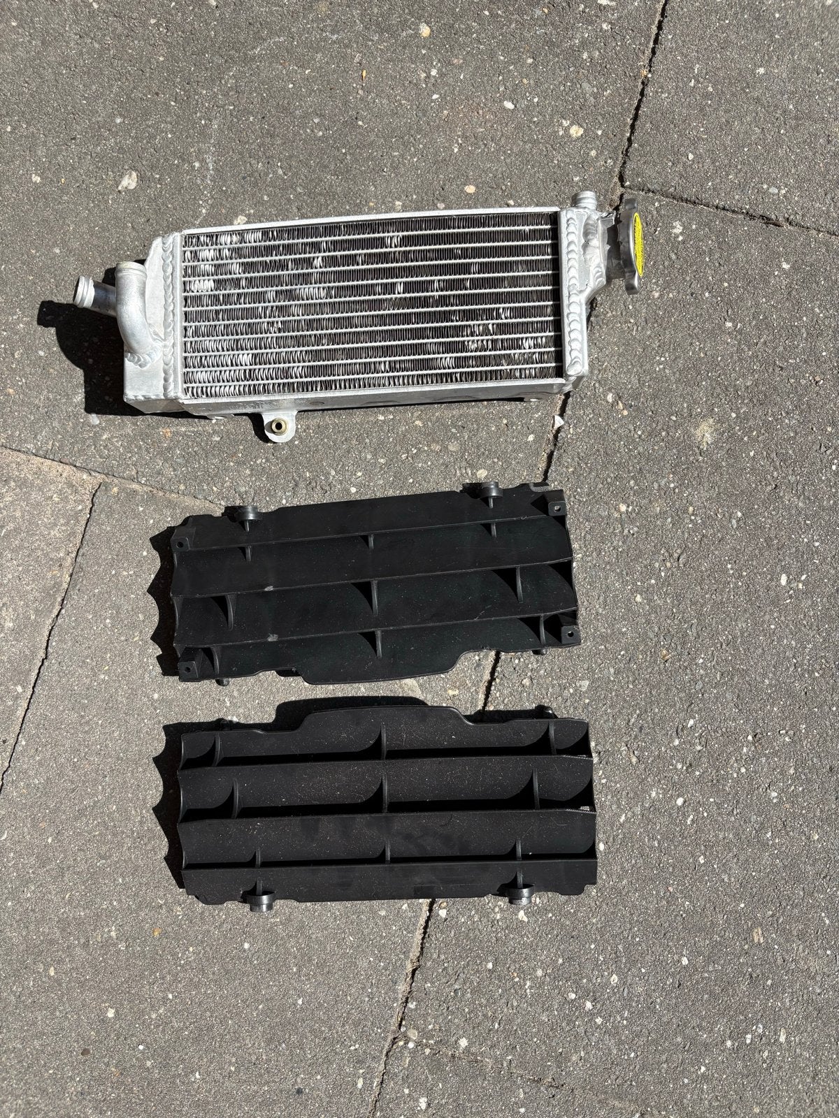 Radiator, koppelingskorf en remschijf motoronderdelen, Motoren, Ophalen of Verzenden, Gebruikt