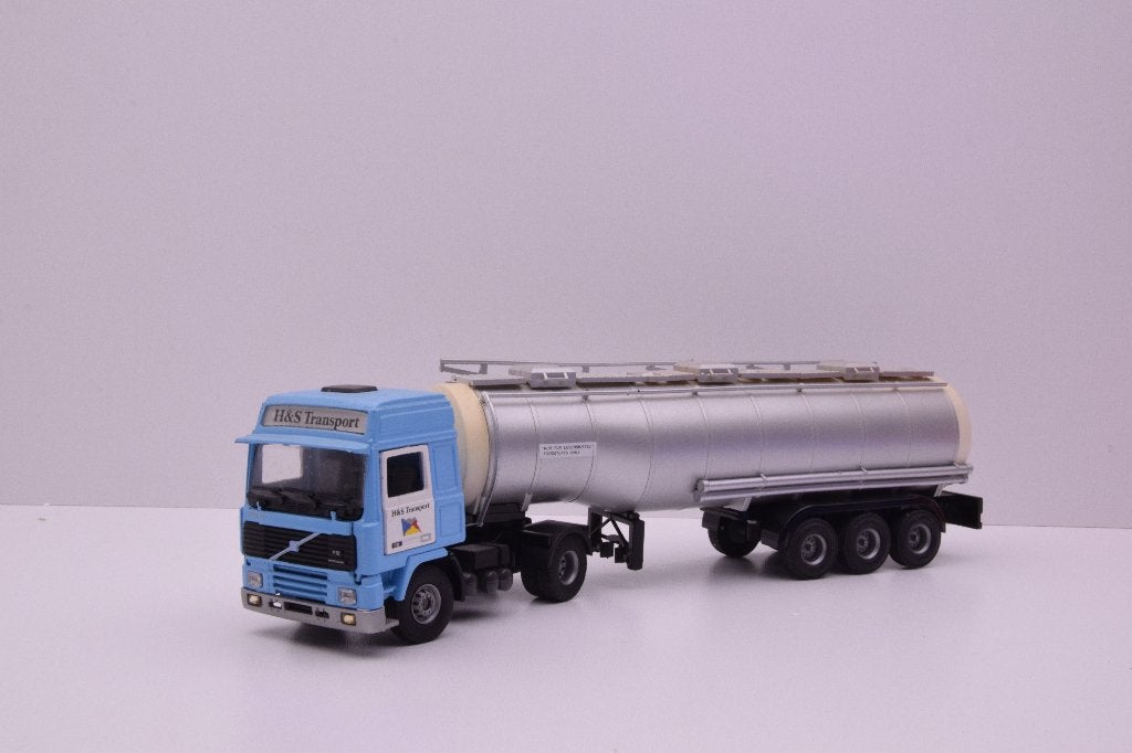 Volvo F12 Globetrotter  ''  H & S transport ''  Tekno, Hobby en Vrije tijd, Ophalen of Verzenden, Zo goed als nieuw, Bus of Vrachtwagen