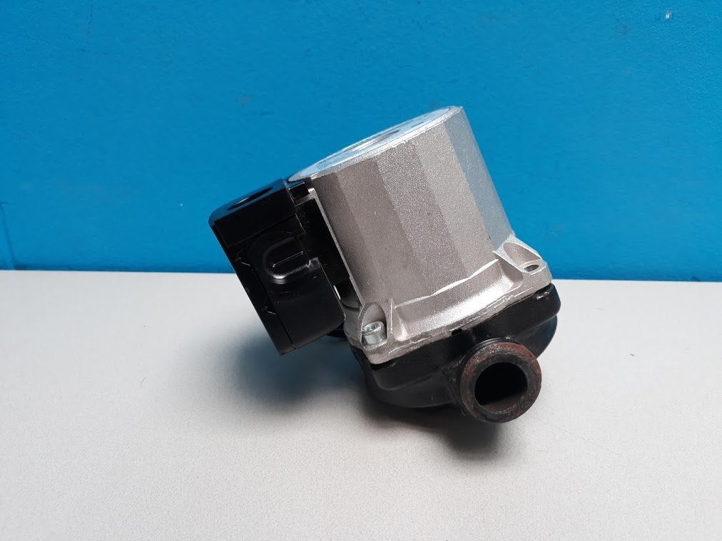 Cv pomp Nefit Economy HRC24 Wilo RS15/5-1, Niet ingevuld, Cv-ketel of Combi-ketel, Niet ingevuld, Zo goed als nieuw